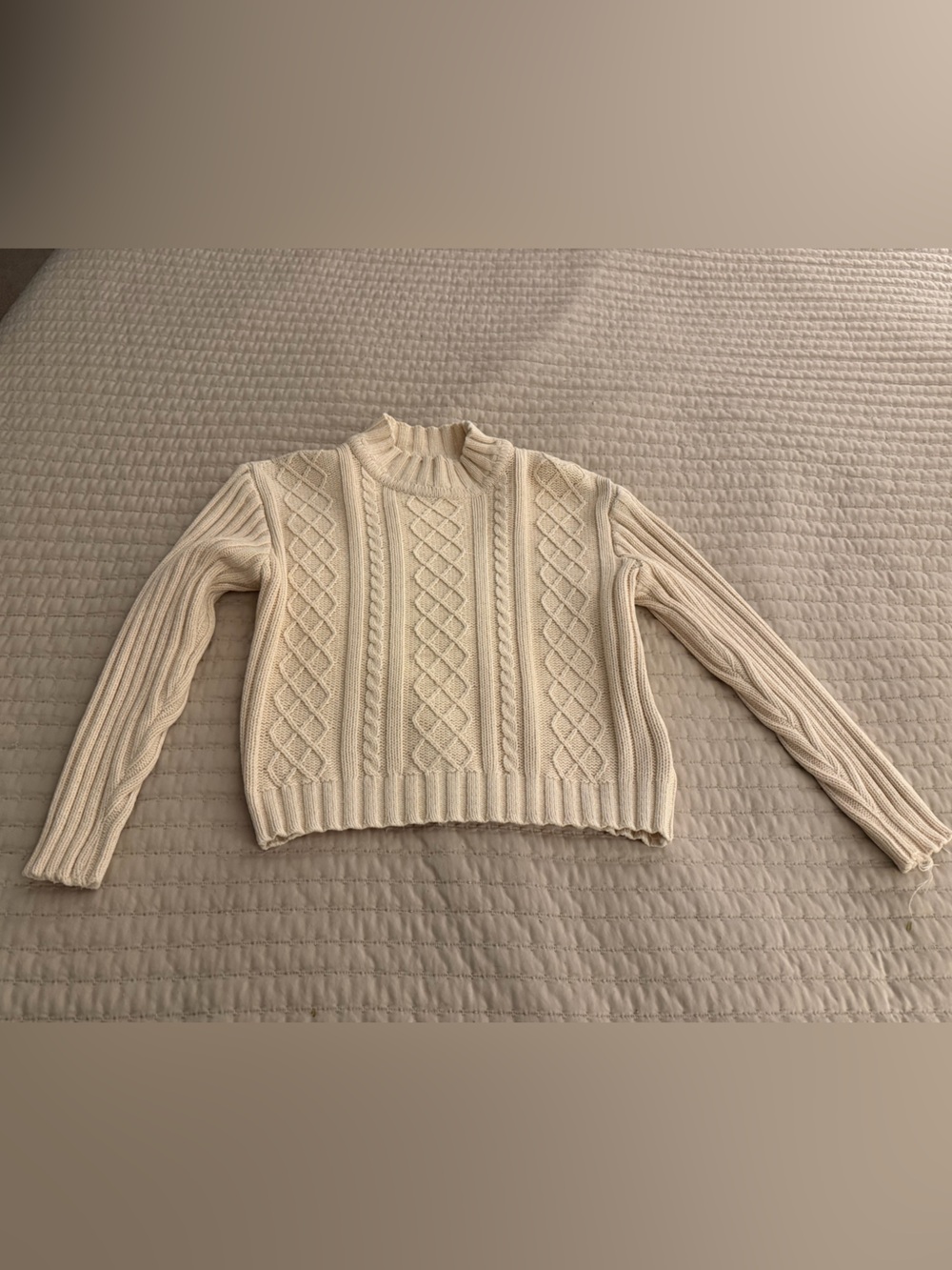Liz Claiborne Cream Cable Knit Crewneck Sweater